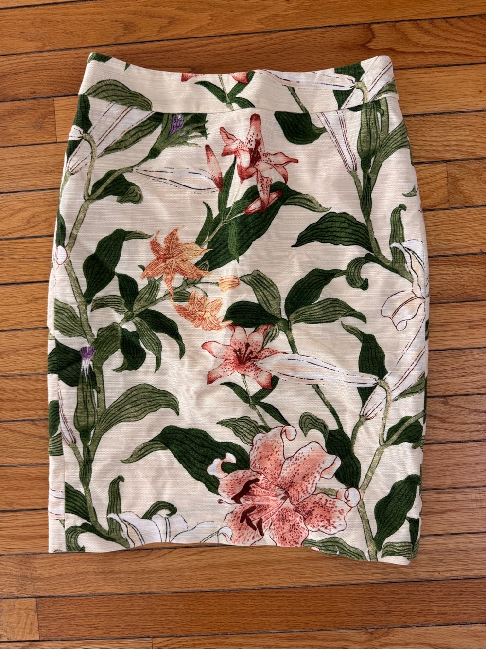 Ann Taylor Cream Floral Pencil Skirt with Green Leaves and Pink Blooms